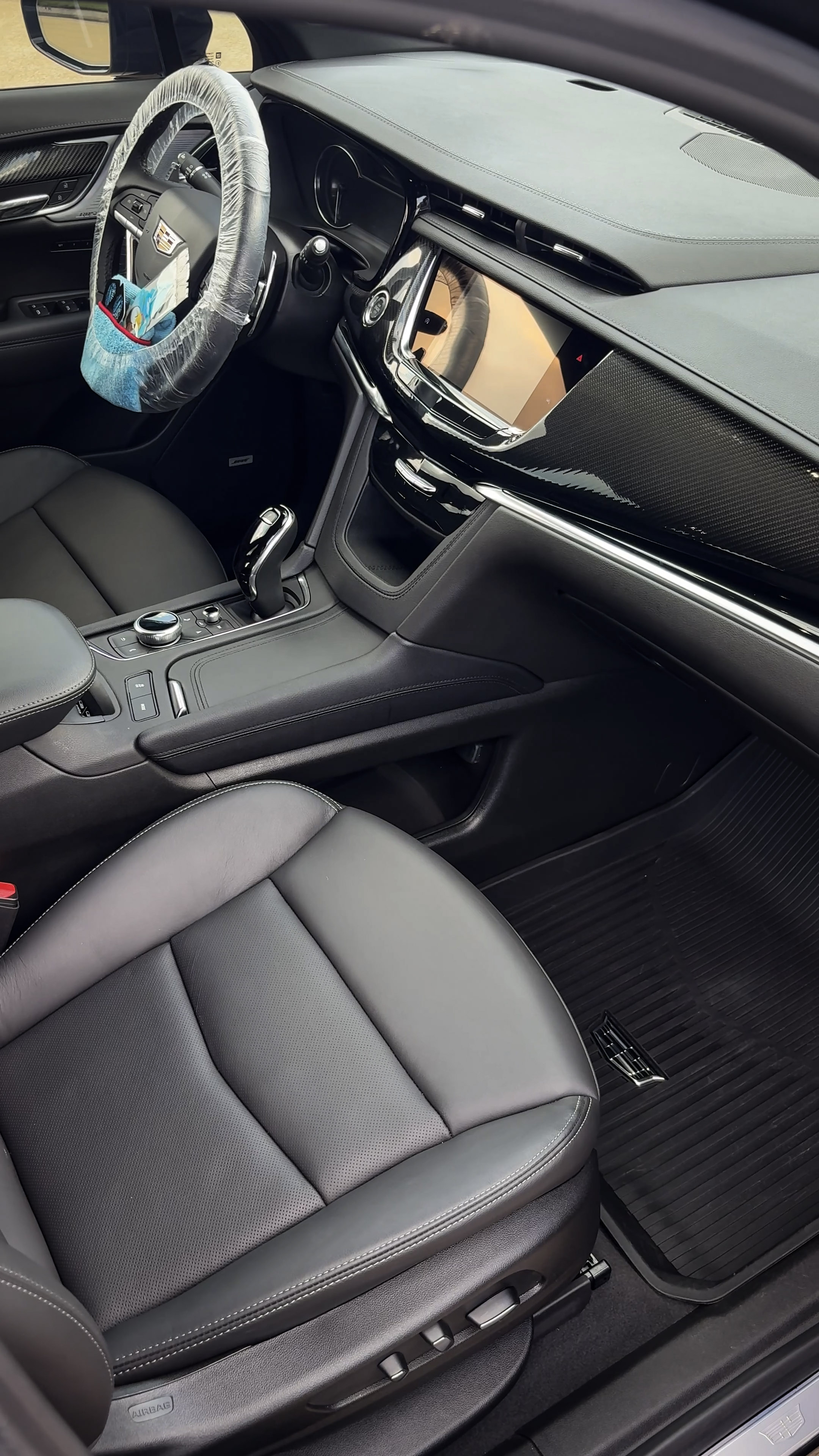 Cadillac XT6 - Driver Cabin